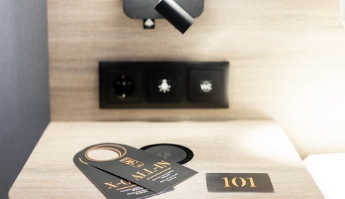 Suite (105)