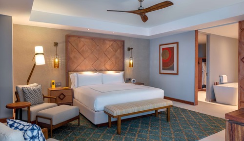 Suite superior, 1 cama de matrimonio grande, vistas parciales al mar