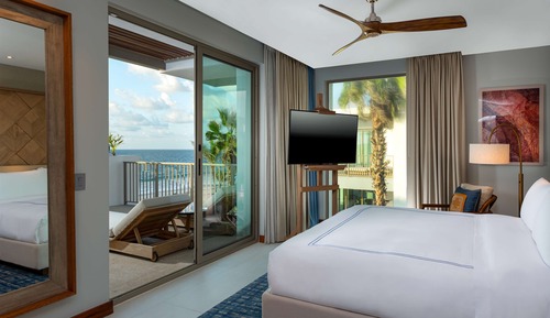 Suite, 1 cama de matrimonio grande, piscina privada, frente al mar