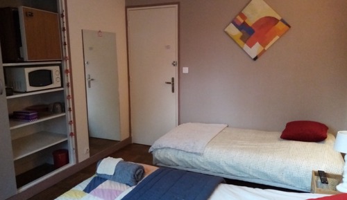 Habitación triple, baño compartido