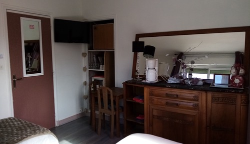 Habitación triple clásica, baño compartido