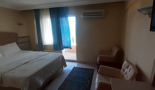Habitación estándar con 1 cama doble o 2 individuales