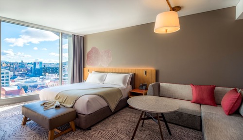 Suite junior, 1 cama de matrimonio grande, Acceso al salón del club, vistas a la ciudad