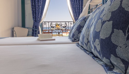 Habitación estándar doble, vistas parciales al mar