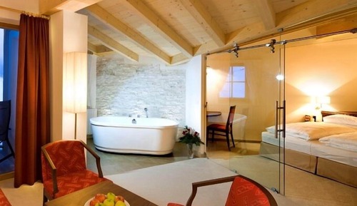 Suite Deluxe, 1 cama doble, bañera