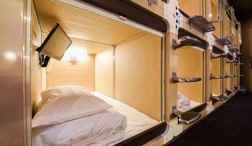 Habitación, solo para hombres (Capsule)