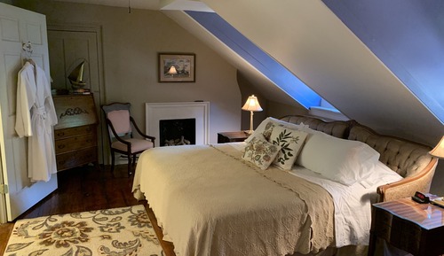 Suite, 1 cama de matrimonio grande, baño privado, vistas a la ciudad