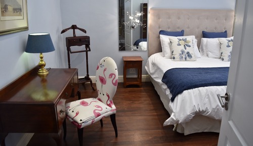 Casa de campo exclusiva, 3 habitaciones, acceso a la piscina (10 Loader Street 2 night minimum stay)