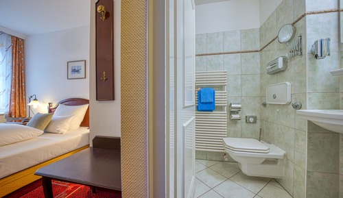 Single Room Lake Side