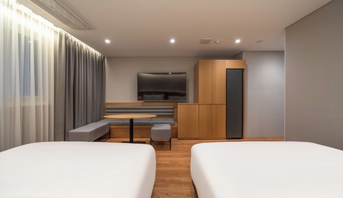 Family Twin Room C