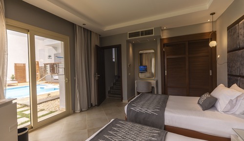 Pool Suite, Sea View (Posh Club)