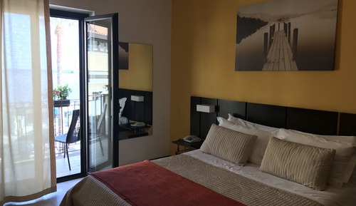 Habitación triple, balcón, vistas al mar