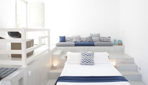 Honeymoon Suite with Indoor Plunge Pool and Sea View