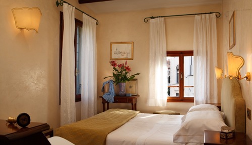Habitación clásica con 1 cama doble o 2 individuales