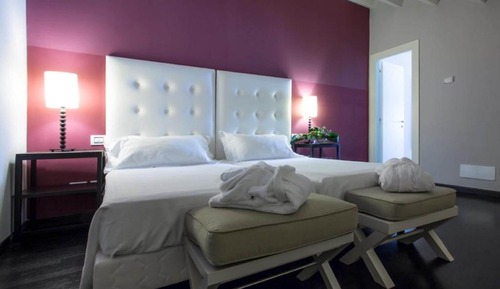 Habitación superior con 1 cama doble o 2 individuales