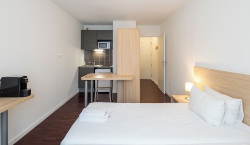 Estudio superior, 1 cama doble o 2 individuales
