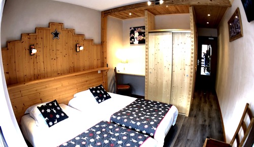 Habitación clásica con 2 camas individuales, 2 camas individuales, balcón