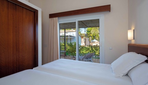 Bungalow estándar, terraza (3 Adults + 1 Child)