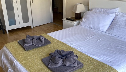 Habitación triple, baño privado