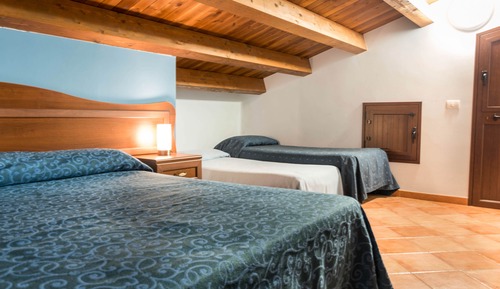 Habitación cuádruple estándar, en una planta alta