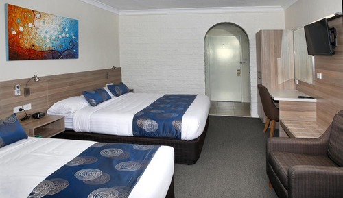 Room (Standard King & Single)