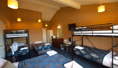 Habitación familiar (Ground Floor, 7 People)