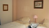 Double Room, Ensuite (with Connecting Twin Room)