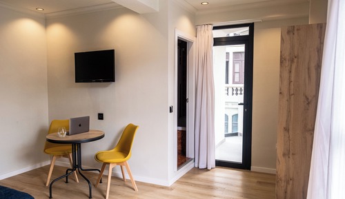 Exterior double room, balcony