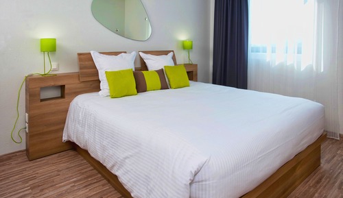 Estudio Business, 1 cama de matrimonio grande