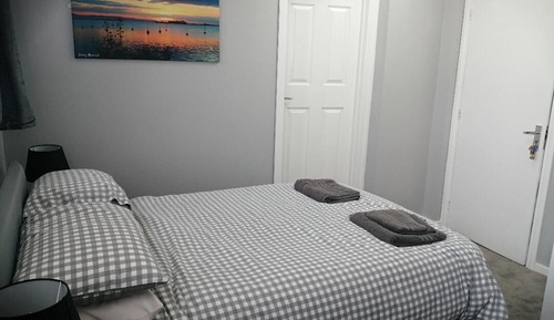 Habitación doble, baño privado (Small double bed)