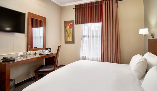 Habitación estándar, 1 cama de matrimonio grande, vistas a la ciudad