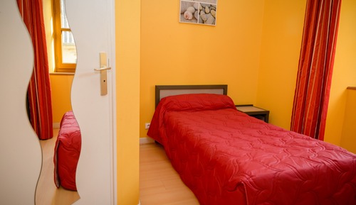 Habitación triple, vistas a la ciudad