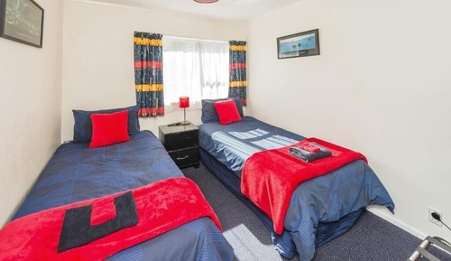 Habitación básica con 1 cama doble o 2 individuales