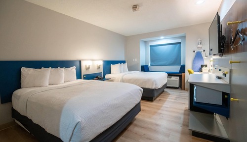 Habitación estándar, 2 camas de matrimonio, accesible para personas con discapacidad