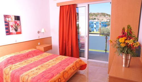 Apartamento, 1 habitación, balcón, vistas al jardín