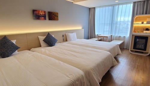 Habitación triple, no fumadores (Orion Modern, Welcome Beer)
