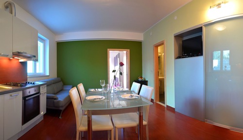 Apartamento, 2 habitaciones, terraza, vistas al parque
