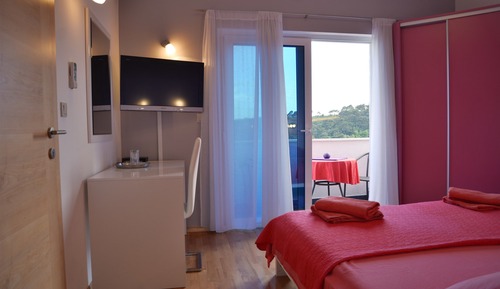 Habitación Premium doble, 1 cama de matrimonio, balcón, vistas parciales al mar