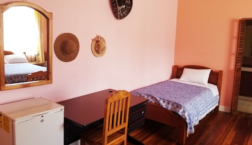 Habitación triple, baño privado