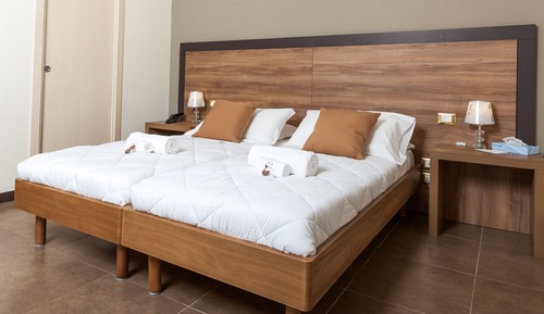 Habitación clásica con 1 cama doble o 2 individuales, 1 cama doble o 2 individuales