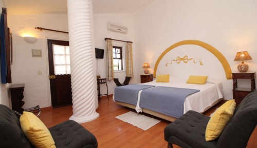 Habitación con 2 camas individuales