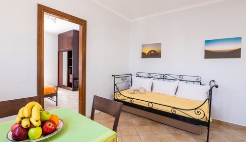 Apartamento familiar, 1 habitación, cocina, vistas parciales al mar