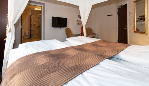 Habitación romántica doble, 1 cama de matrimonio grande, en edificio anexo