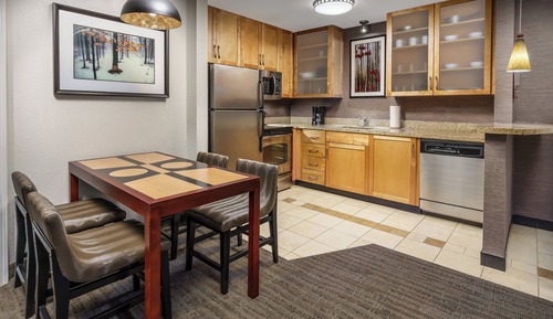 Suite, 2 habitaciones (Mobility/Hearing Access, Roll-In Shwr)