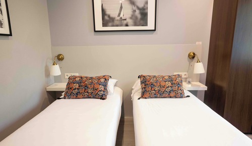 Habitación estándar con 1 cama doble o 2 individuales