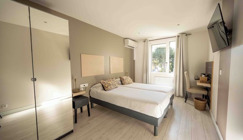 Habitación Confort con 1 cama doble o 2 individuales, vistas al mar