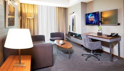 Suite, 1 cama de matrimonio grande (with Separate Living Room)