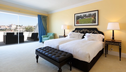 Superior Deluxe - Panoramic River and City View - Floors 5,6 ,7