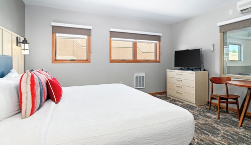 Habitación estándar, 1 cama de matrimonio (Non Lake View)