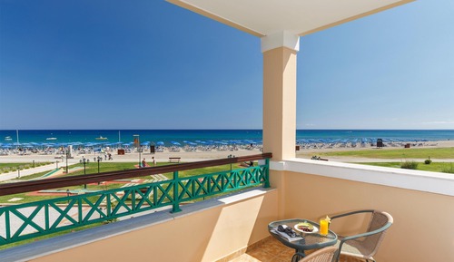 Habitación familiar, frente a la playa